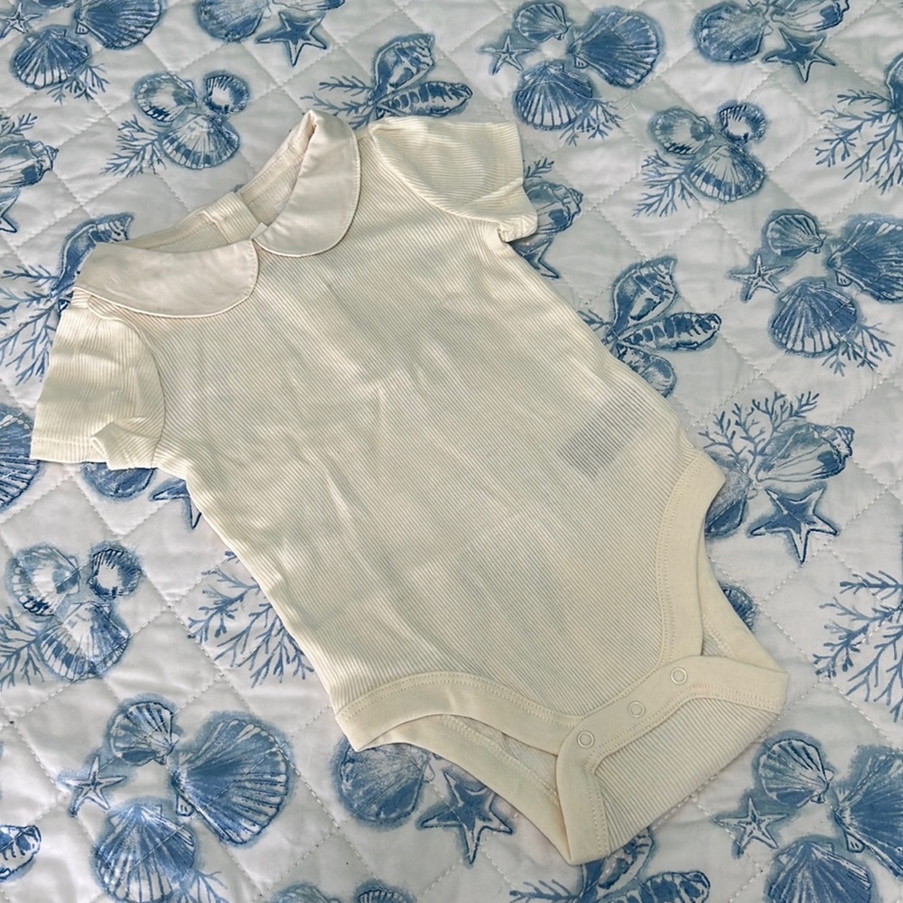 Baby Gap Peter Pan Round Collar Ribbed Short Sleeve Body Suit Size 12-18 Months